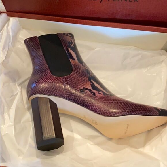 New Donald Pilner LAILA2 Boots plum. - Picture 5 of 7